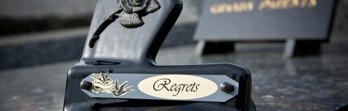 Gravograph - Funeral engraving machine