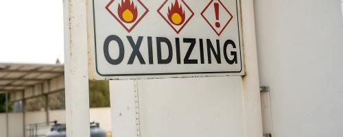 Heavy industry - Oxidizing signage