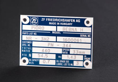 Conformité européenne gravure de plaques d'aluminium anodisé avec un graveur micro percussion