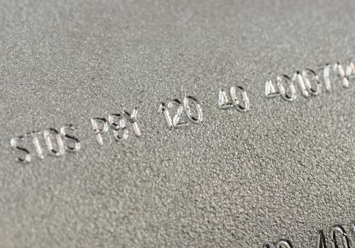 Marquage profond et permanent d'un code VIN